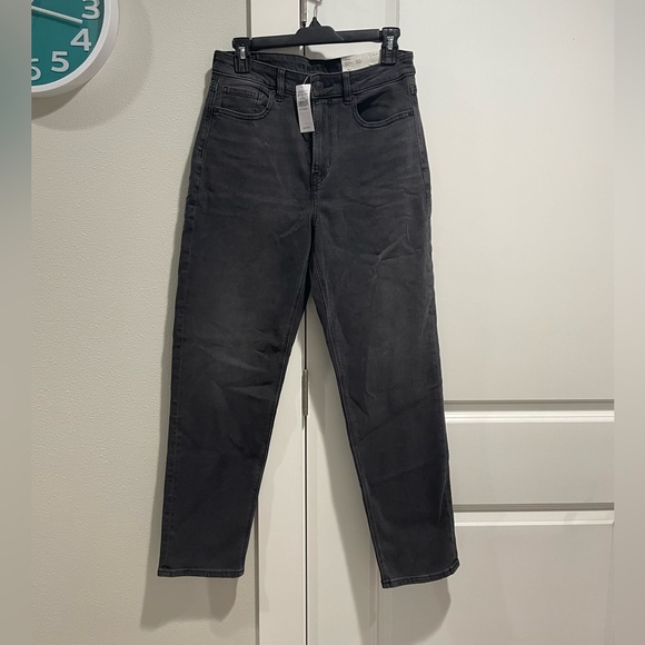 American Eagle. Size 8 Jeans 29W. Stretch. Washed Black. Never worn. High rise. - Picture 1 of 2